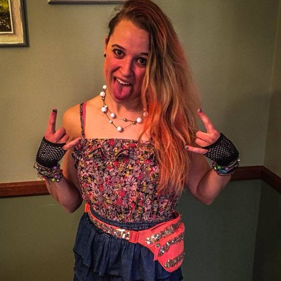 Meet your Posher, Julia - Picture 1 of 1